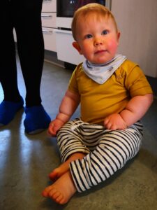 Nu har Johannes lettere ved at komme af med luften og afføringen og sover dermed tungere om natten