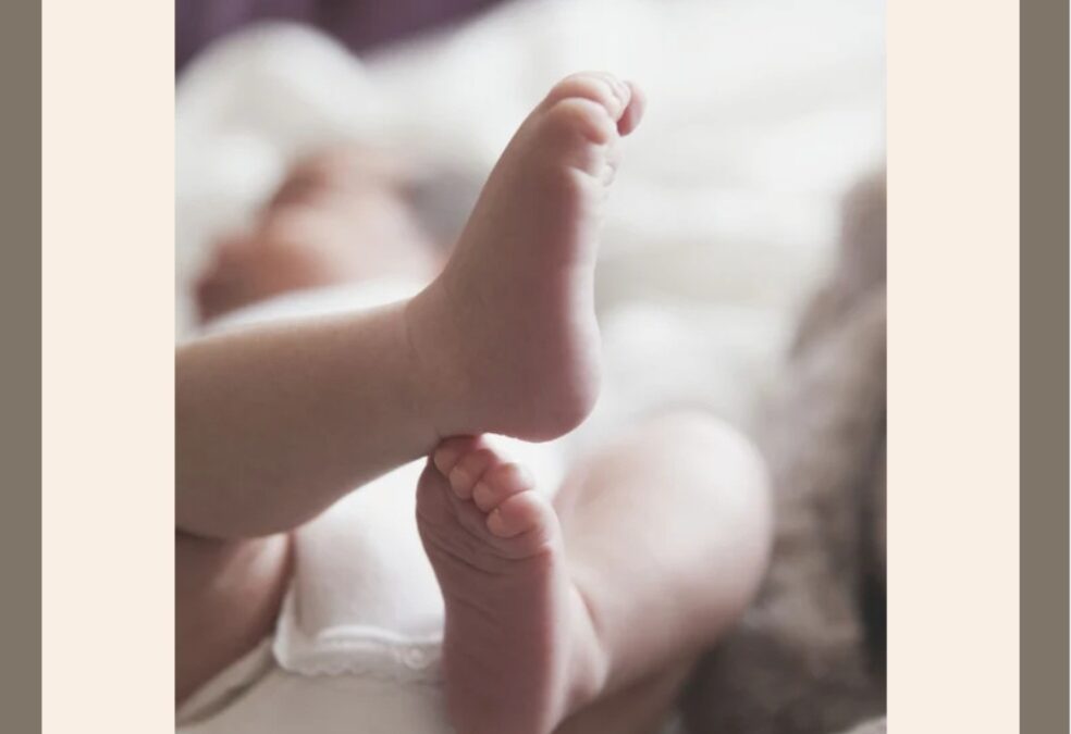 Forsiden til E-bogen Naturlig hjælp til babymaven