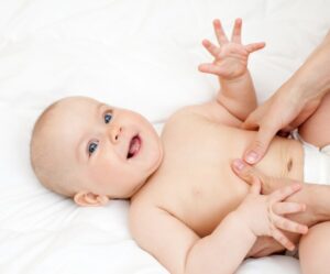 Babymassage - babyerne elsker det - nærvær og berøring